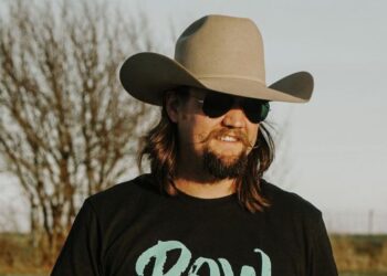 Leroy Gibbons is Dale Brisby's Brother on How to Be a Cowboy Netflix