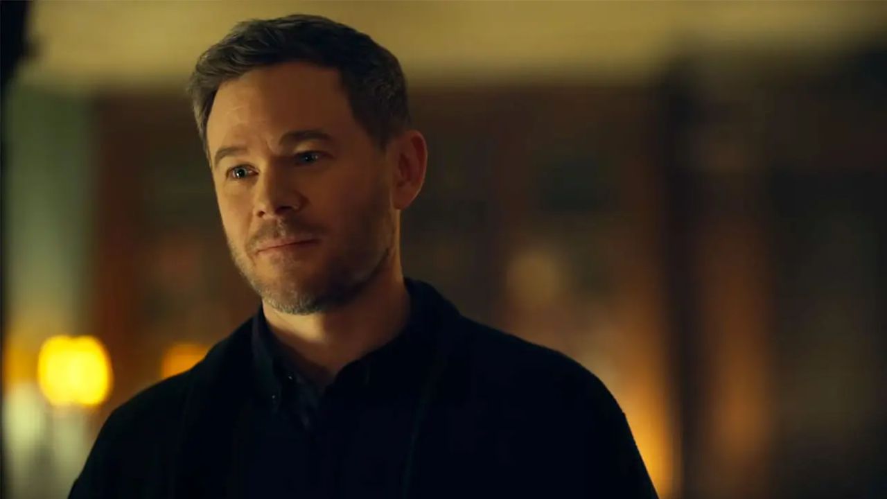 Is Aaron Ashmore Gay in Real Life: Locke & Key Cast Member Sexuality in 2022!