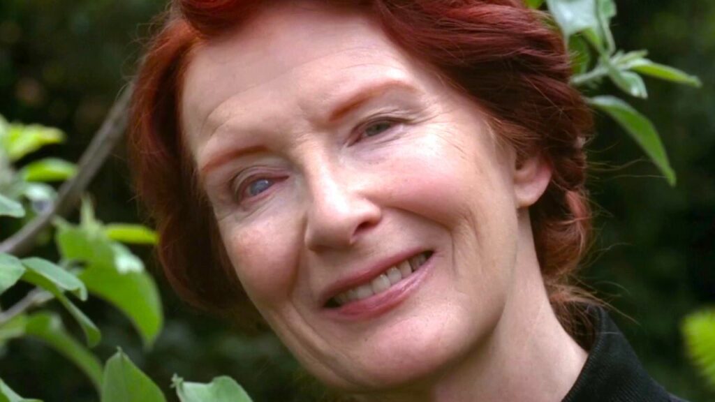 Frances Conroy’s Eye Before Injury: The Dead to Me Cast Underwent Surgery After a Car Accident!