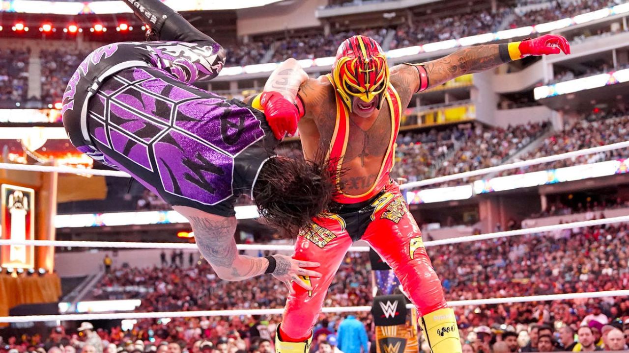 Rey Mysterio defeats Dominik at Wrestlemania 39.