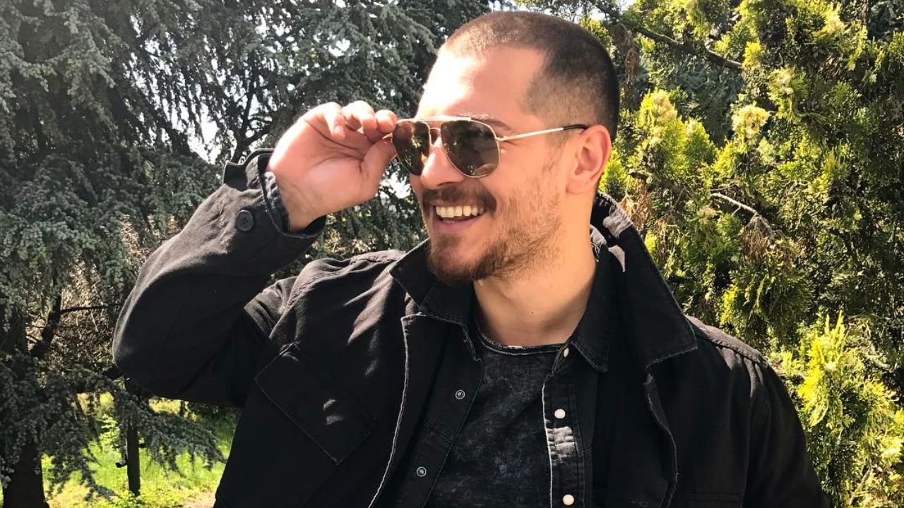 Çağatay Ulusoy does not appear to have a girlfriend or a wife right now.