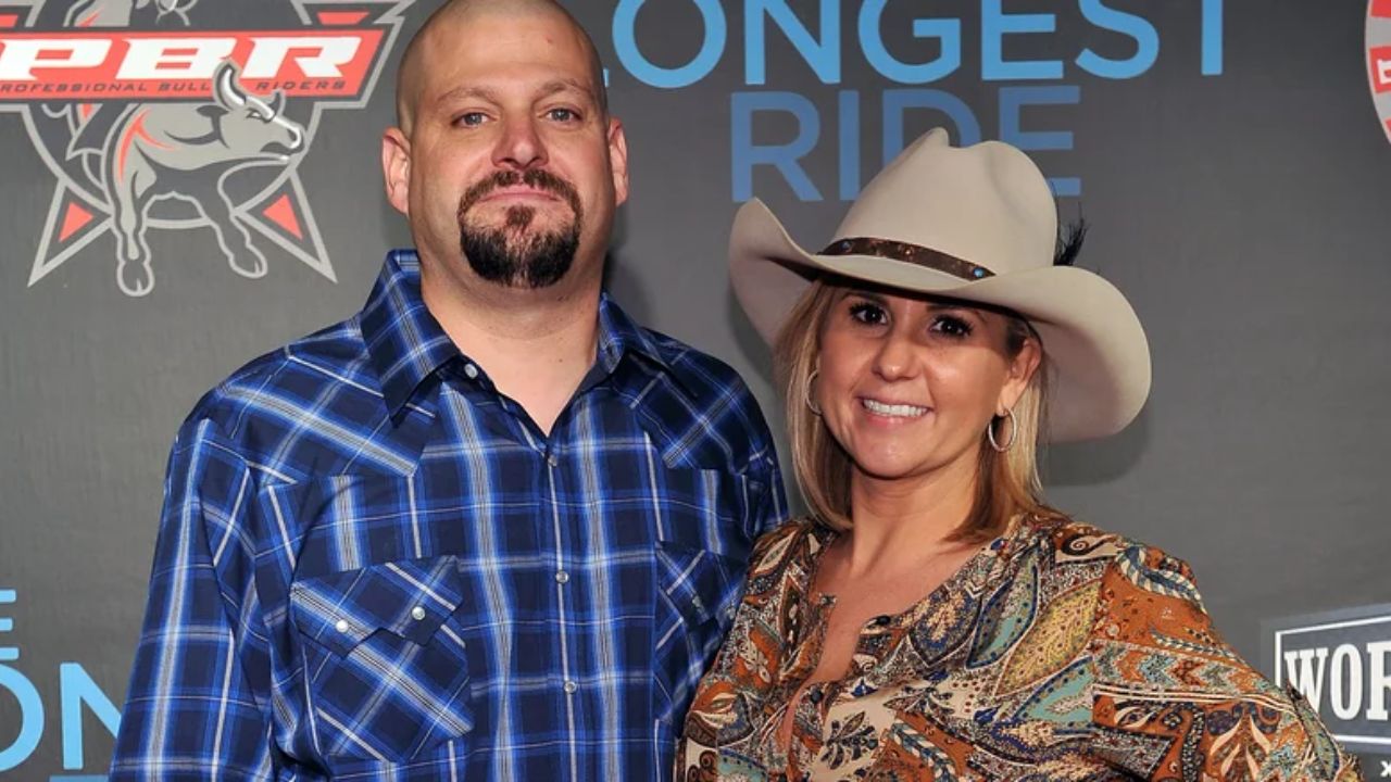 Brandi and Jarrod from Storage Wars broke up in 2018. blurred-reality.com