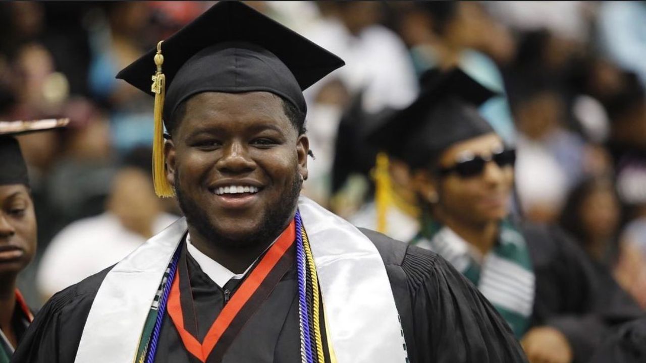 Corterrius Allen recently got graduated from Mississippi Valley State University. blurred-reality.com