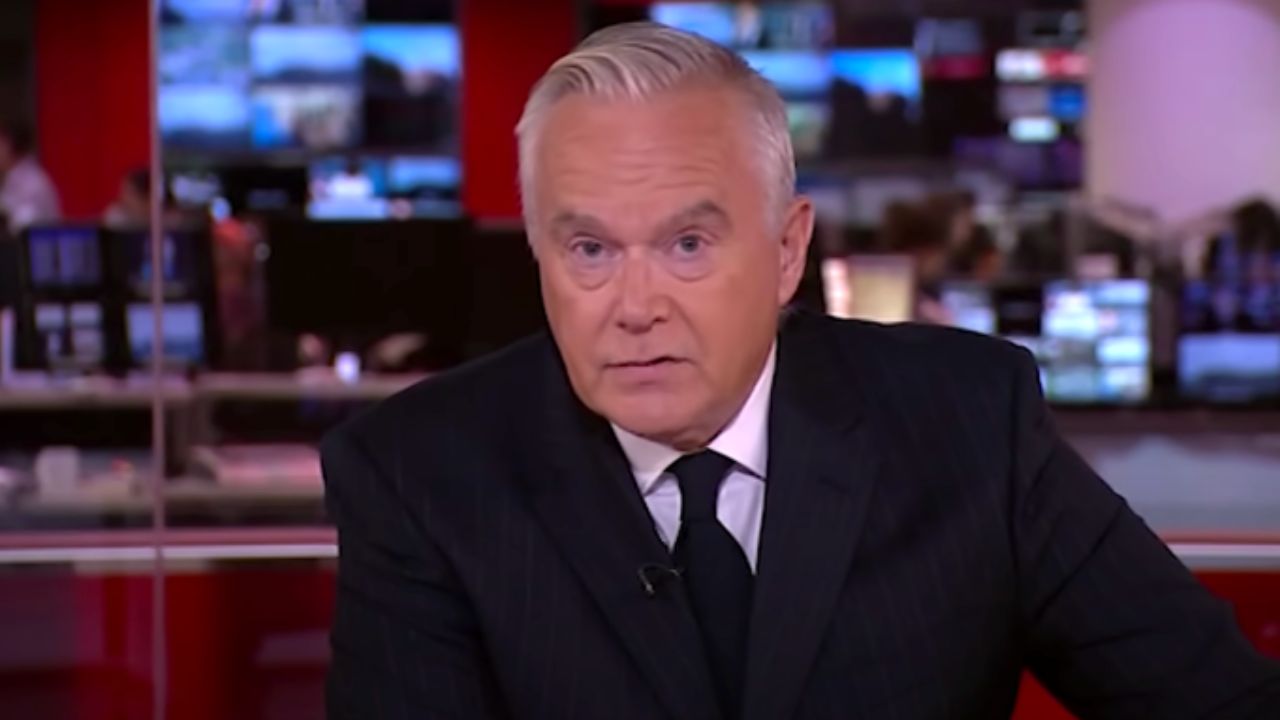 Following Huw Edwards' allegation, people wonder if he is gay. blurred-reality.com