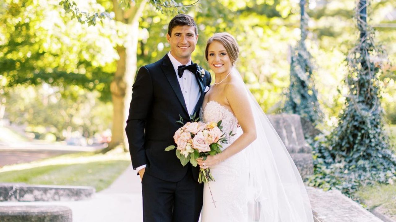 Jennifer McDermed and her husband, Giovanni Minelli, got married on January 10, 2022. blurred-reality.com