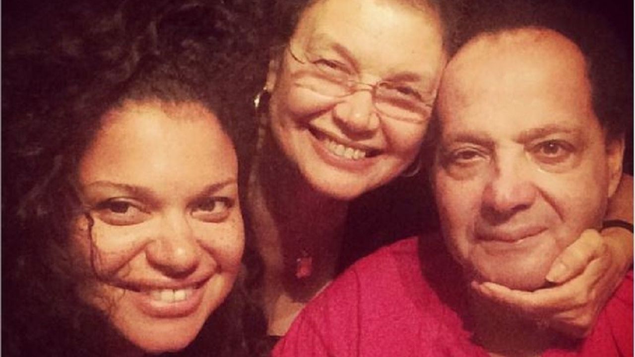 Comedian Michelle Buteau’s Parents: Ethnicity, Mother, Family & Nationality! blurred-reality.com