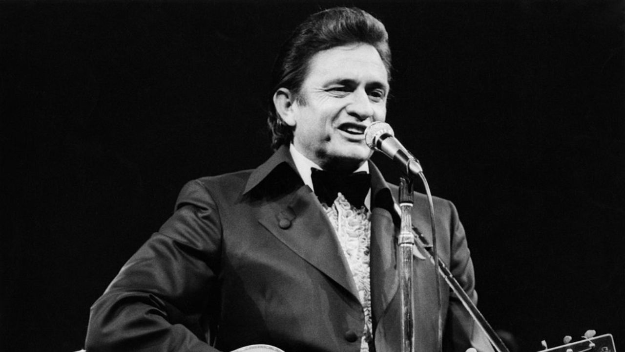 Johnny Cash started writing songs after purchasing his first guitar in Germany. blurred-reality.com