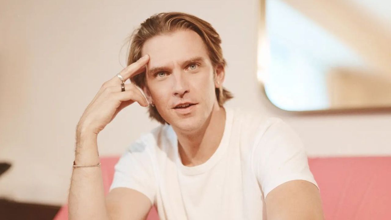 Dan Stevens got his breakthrough after playing the role of Matthew Crawley in Downton Abbey. blurred-reality.com