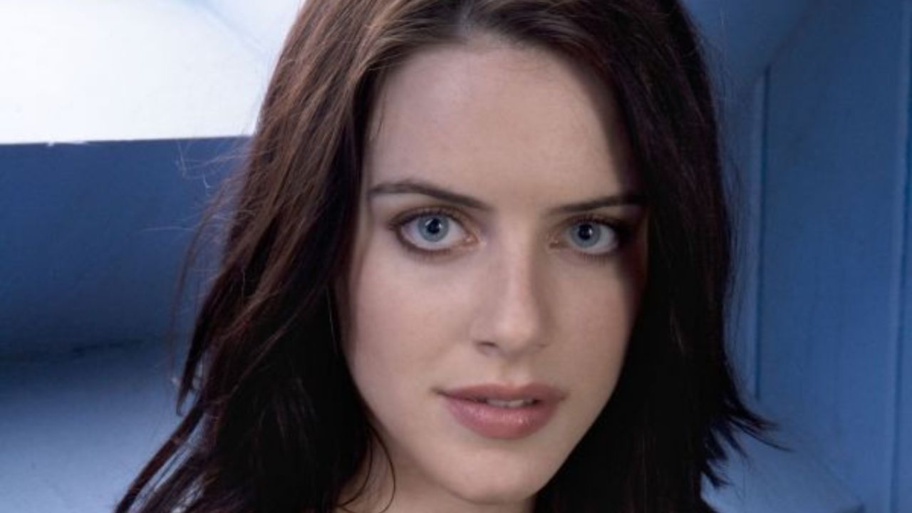 Michelle Ryan does not appear to have a boyfriend. blurred-reality.com