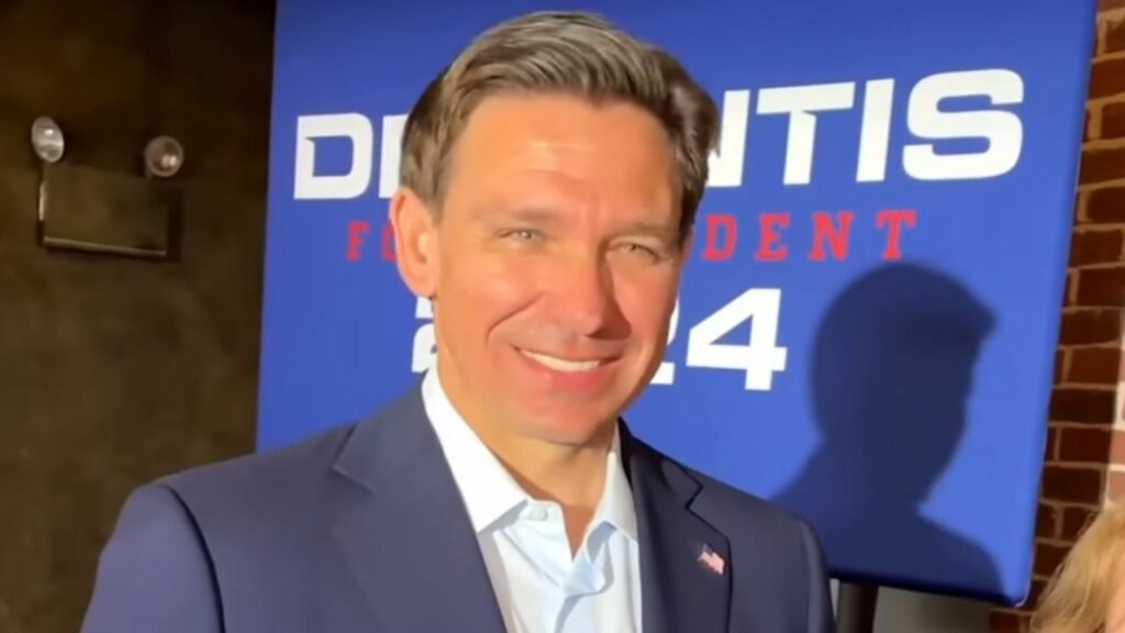 A Clip of Ron DeSantis Grinding His Teeth Is Going Viral on the Internet! blurred-reality.com