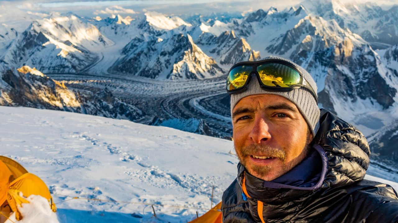 Dani Arnold Wikipedia: Daniel's Journey to Become a Climber (Alpinist)! blurred-reality.com