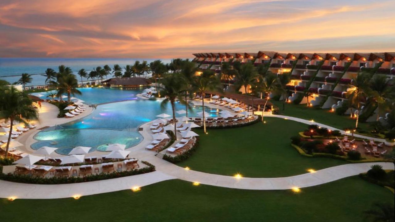 The honeymoon location of Love is Blind Season 5 is set at the Grand Velas Riviera Maya resort. blurred-reality.com
