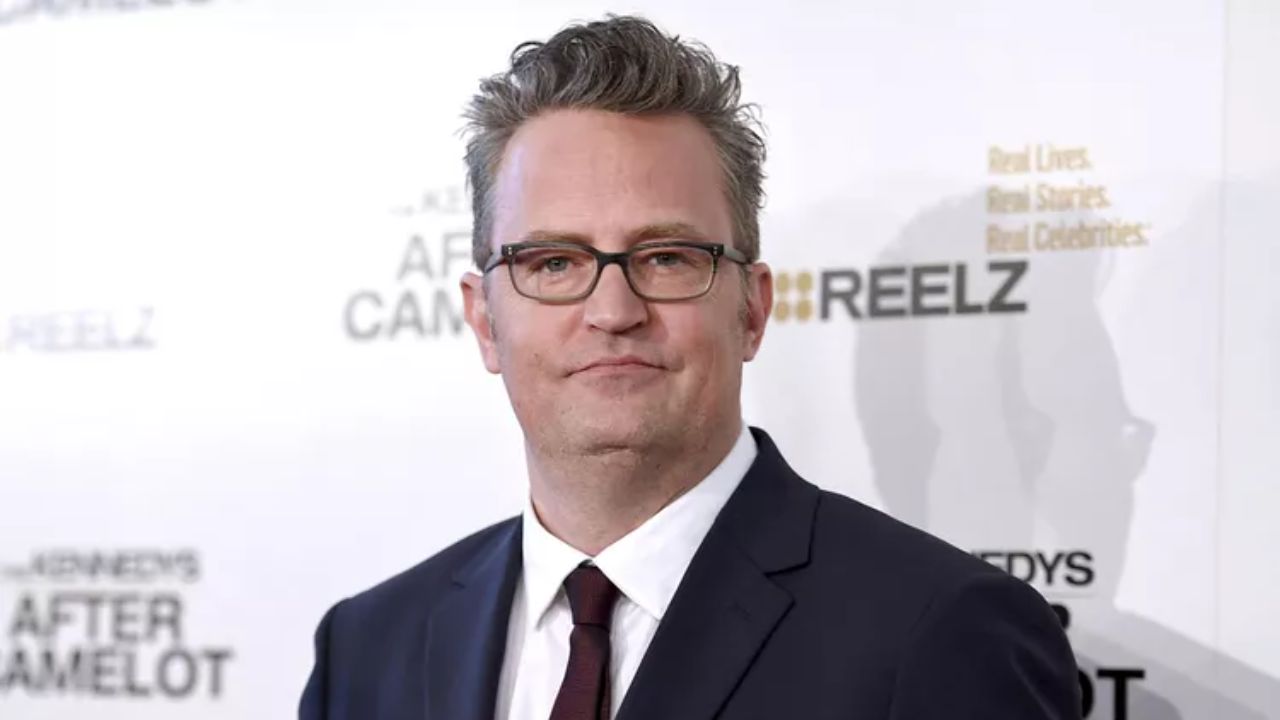 Matthew Perry had multiple scars on his stomach. blurred-reality.com