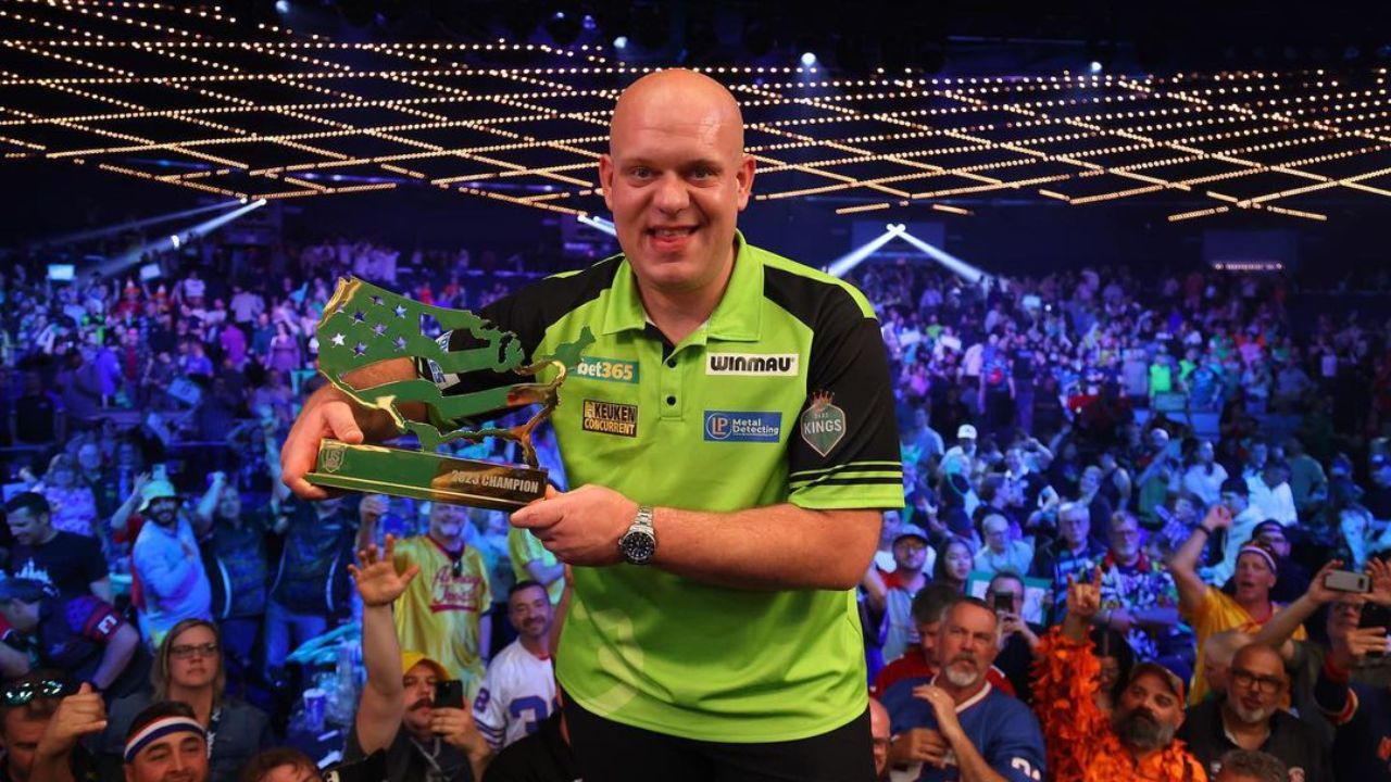 Michael van Gerwen previously underwent teeth and jaw surgery. blurred-reality.com