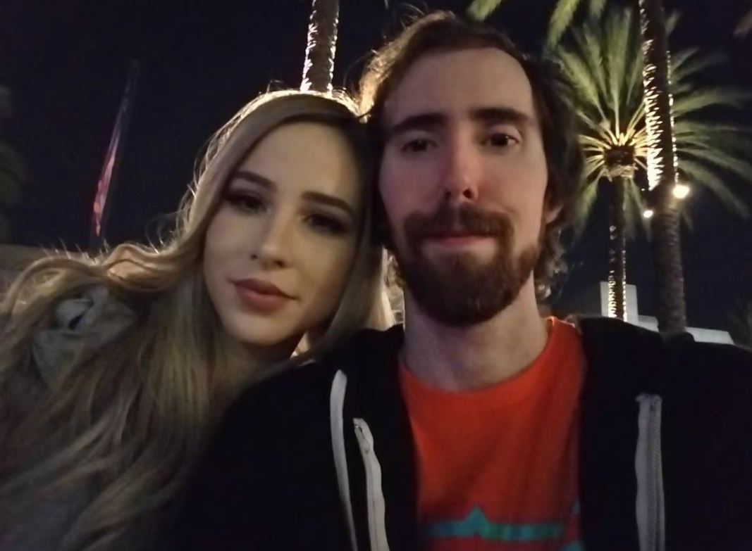 Asmongold and his ex-girlfriend, Izzy, split in December 2019. blurred-reality.com