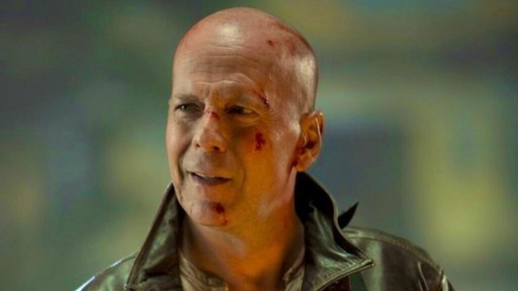 Bruce Willis Got a Scar on His Shoulder After Surgery! blurred-reality.com