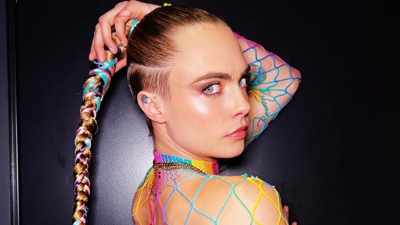 Very well aware of her drug addiction problem, Cara Delevingne eventually joined a rehab. blurred-reality.com