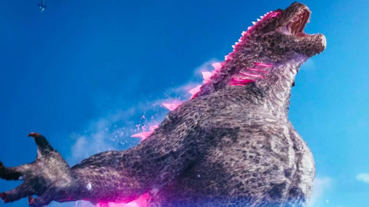 Godzilla has a neon pink atomic power in Kong x Godzilla. blurred-reality.com