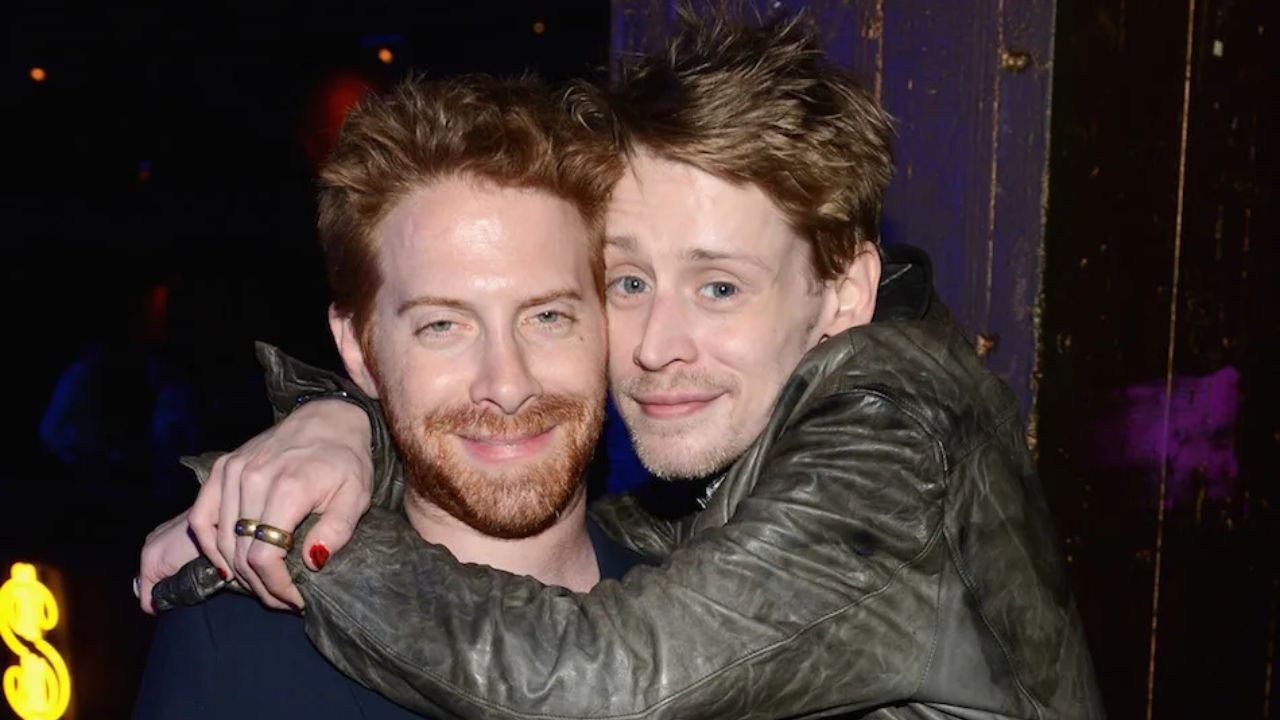 Macaulay Culkin and Seth Green are not related to each other. blurred-reality.com