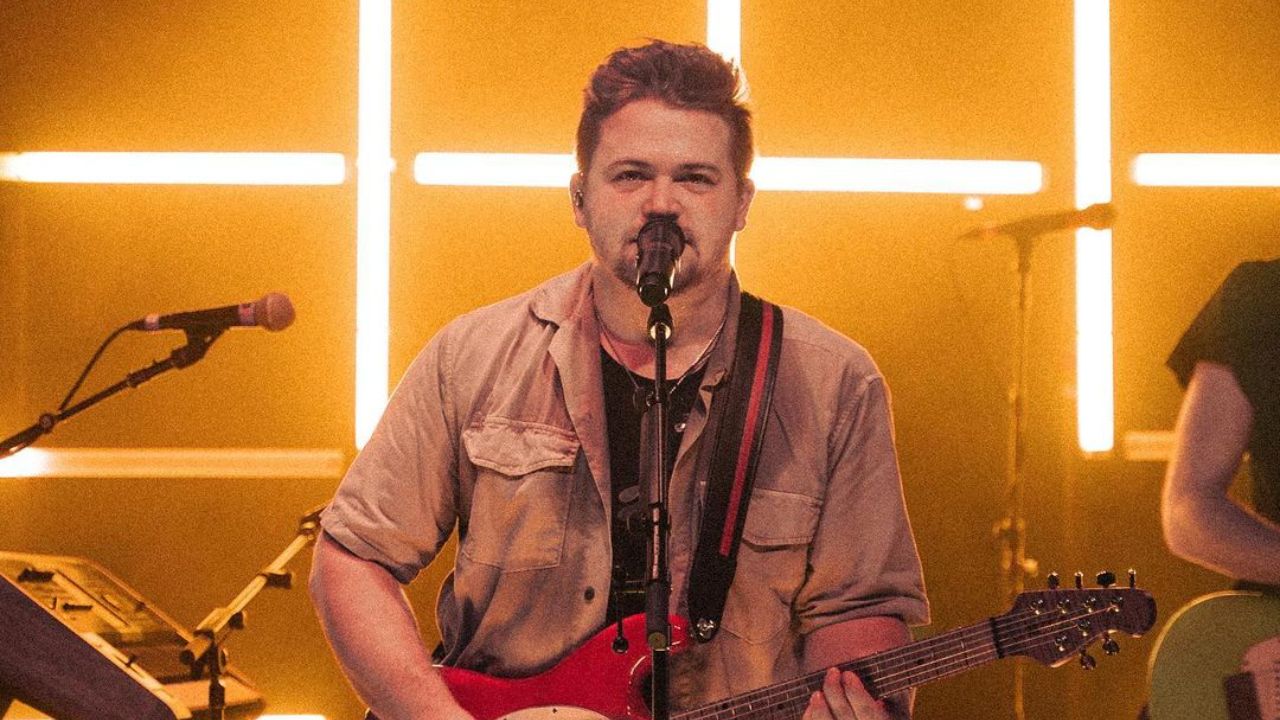 Despite starting his career in country music, Hunter Hayes is into pure pop in 2023. blurred-reality.com