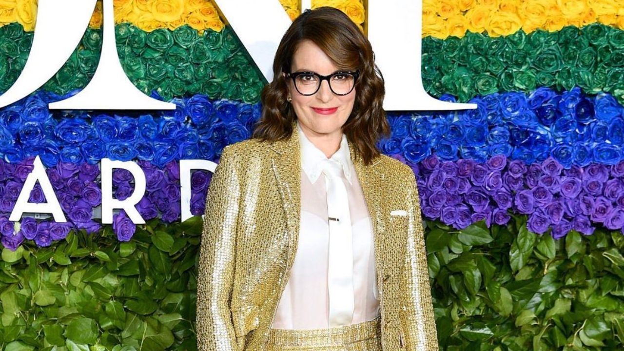 Tina Fey became a part of SNL in 1997. blurred-reality.com