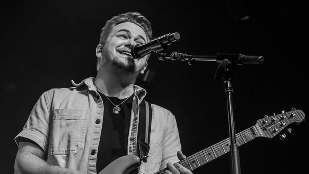 2023: What Happened to Hunter Hayes? Weight Gain Examined! blurred-reality.com