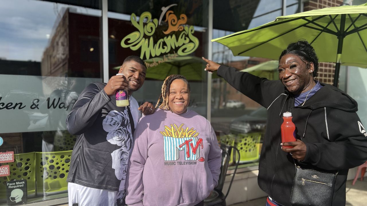 Mrs. Netta and Charles stopped by Yo Mama's Restaurant for a meal. blurred-reality.com