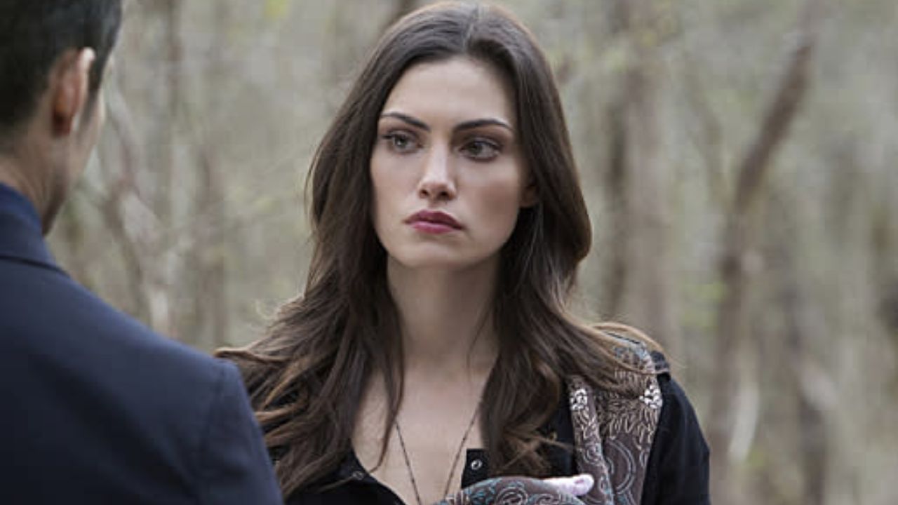 Phoebe Tonkin as Hayley Marshall in The Vampire Diaries. blurred-reality.com
