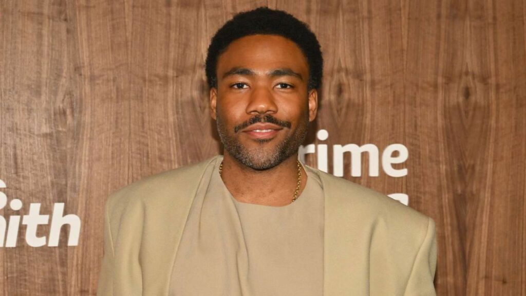 Did Donald Glover Receive a Hair Transplant? blurred-reality.com