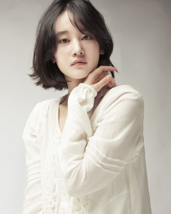 Jeon Jong-seo has received multiple plastic surgery enhancements.
