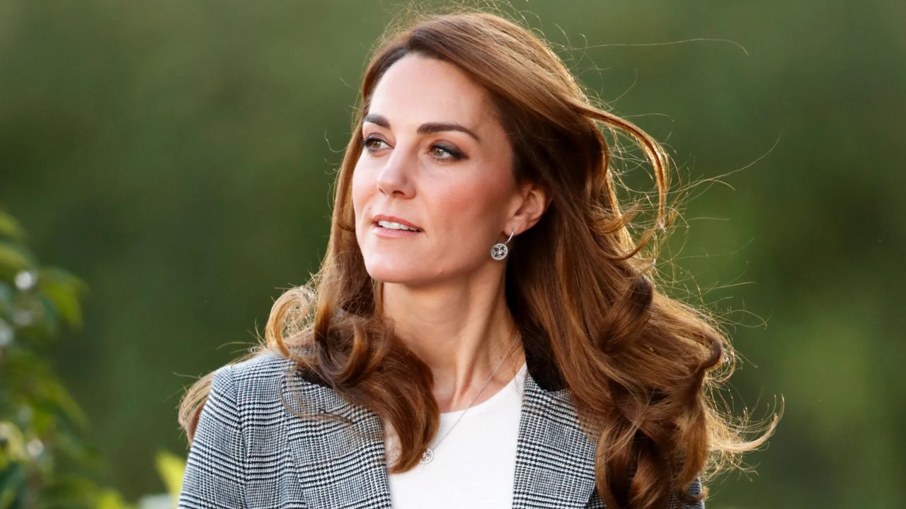 Kate Middleton, Duchess of Cambridge, battles cancer with courage. Speculations: Colon or gynecological cancer. Hope for good prognosis with treatment.