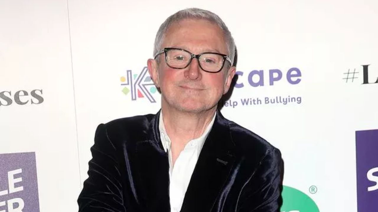Louis Walsh doesn't;t appear to have a wife. blurred-reality.com