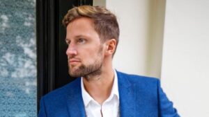 Robert Van Tromp | Too Hot to Handle Season 2 Cast, Christina Carmela, Birthday, Age, Hair, Job, Laugh, Height