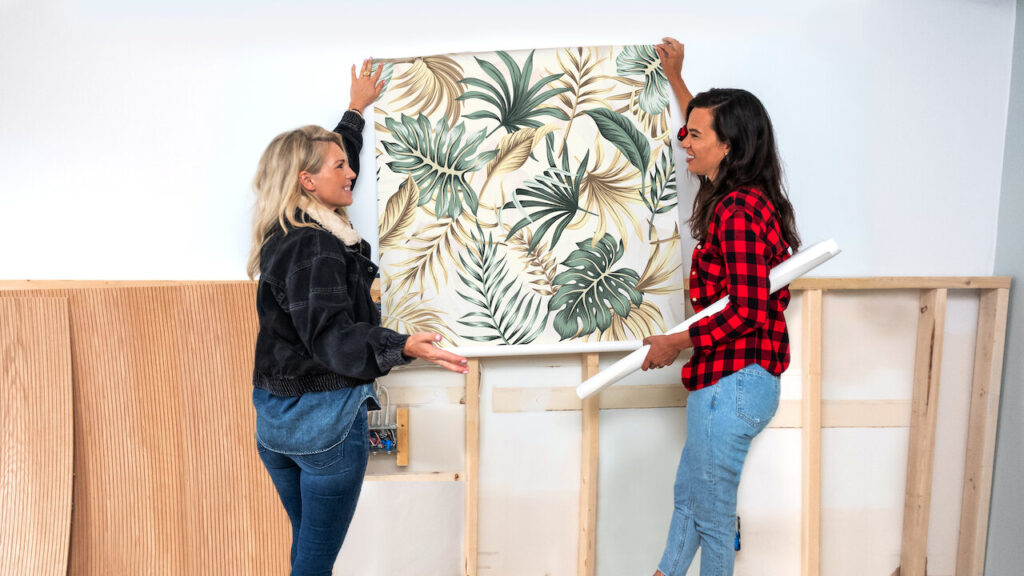 Netflix's Motel Makeover Cast: Meet April Brown and Sarah Sklash!
