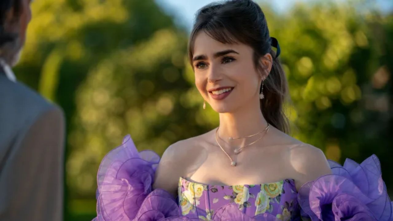 Lily Collins’ Weight Loss: The Emily in Paris Star Looks Way Too Skinny in 2022!