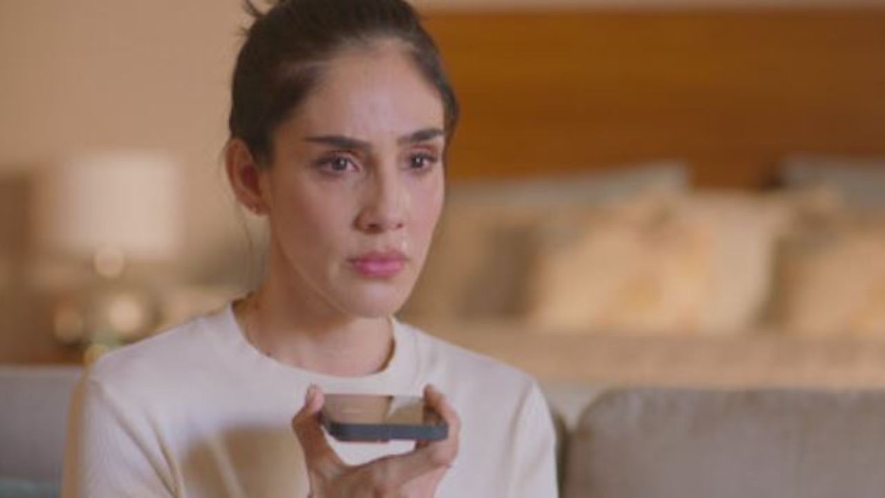 Sandra Echeverría as Jimena in The Manny. blurred-reality.com